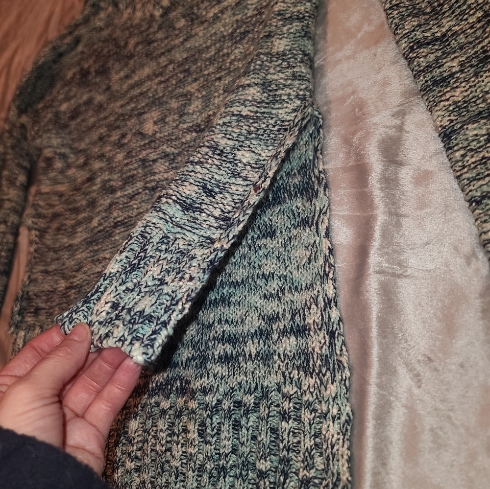 Sweater - Picture 3 of 6
